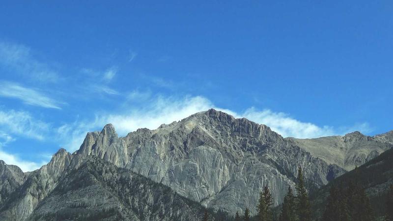 avfan高端视听产品全景展示，包含耳机与音响设备